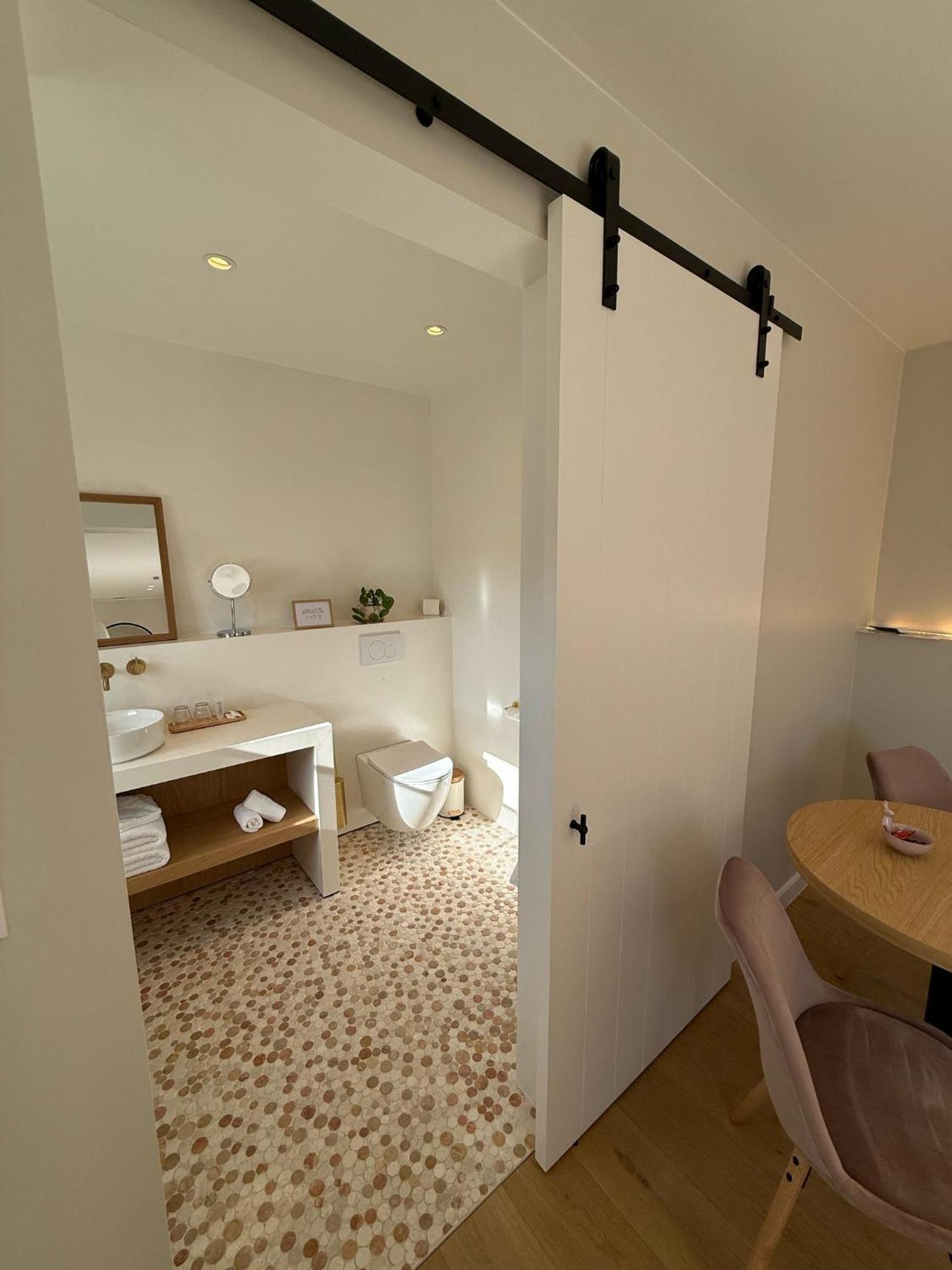 Huyze Vinteling Bed & Breakfast อีปส์ ภายนอก รูปภาพ